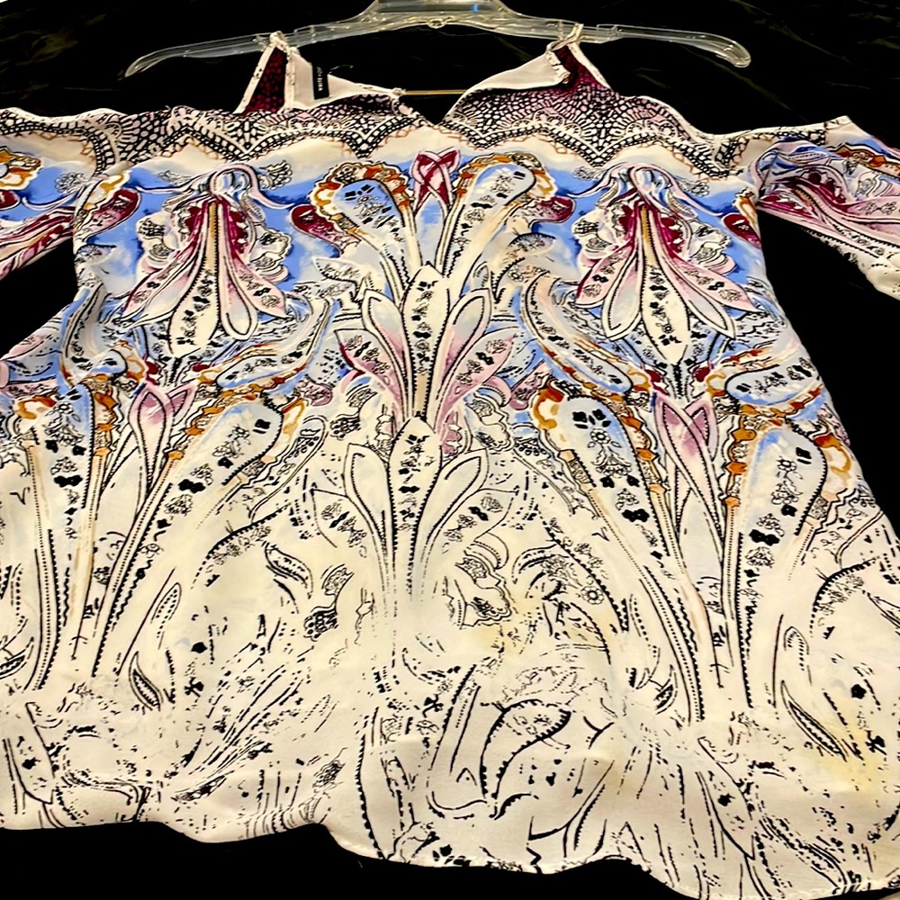 Beautiful Blouse with wide sleeves